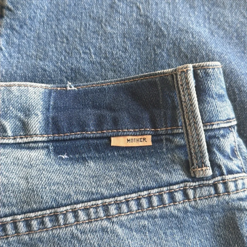 MOTHER The Lil' Dodger Sneak Wide Leg Jeans  NWT 
Strike a Pose Petit size 34 - Picture 11 of 16